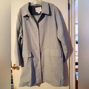 American Bazaar 2X Coat w Velcro Closures‎